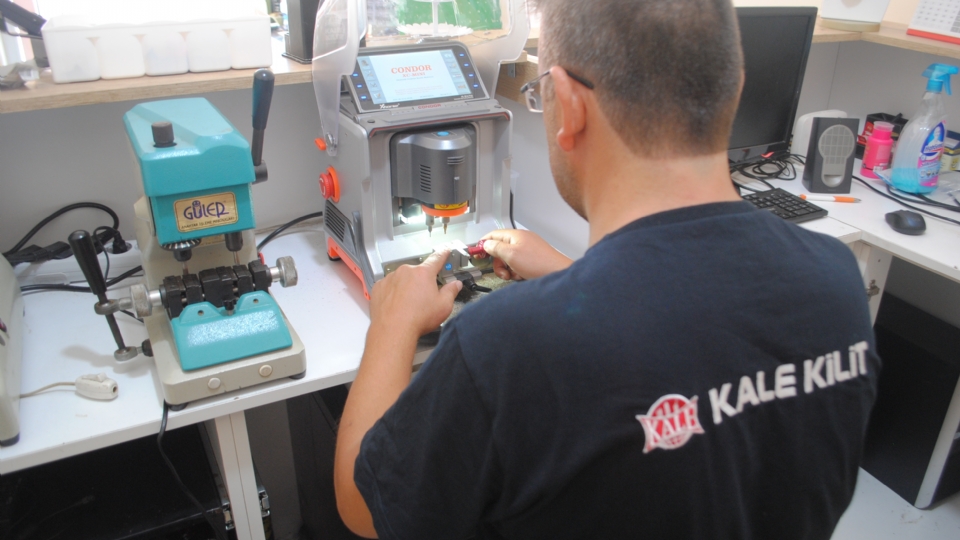 Yenişehir Oto Anahtar Kopyalama