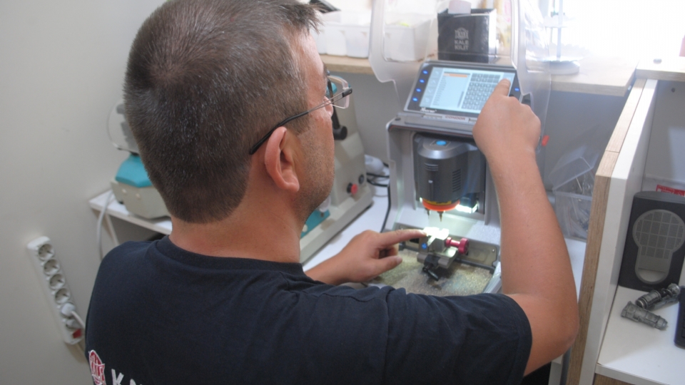 Yenişehir Oto Anahtar Kopyalama